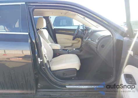 2015 Chrysler 300C z USA, uszkodzony, nr VIN 2C3CCAEG3FH791844